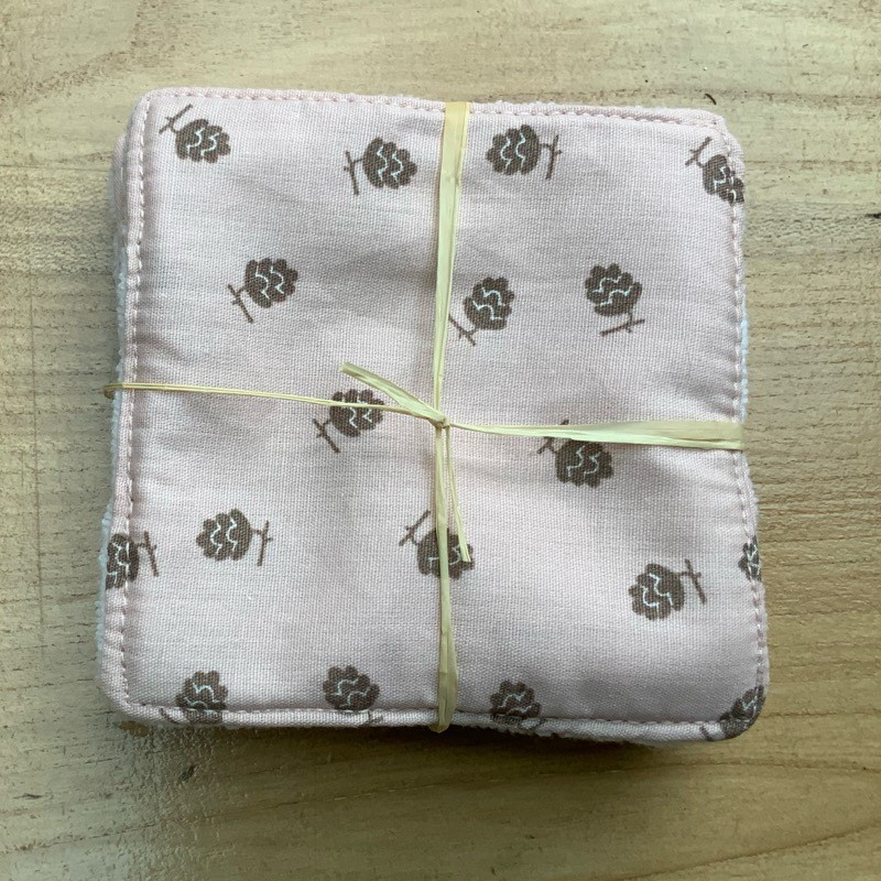 Set of washable cotton wipes