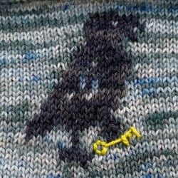 Chaussettes “Le corbeau à la clé” (PDF)